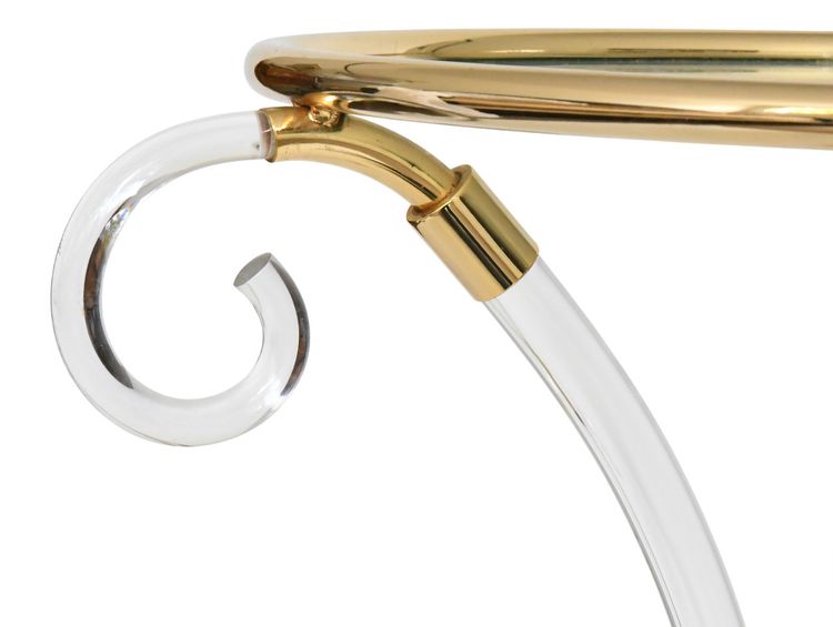 Tavolo con piedistallo Hollywood Regency in ottone dorato e lucite attribuito a Charles Hollis Jones