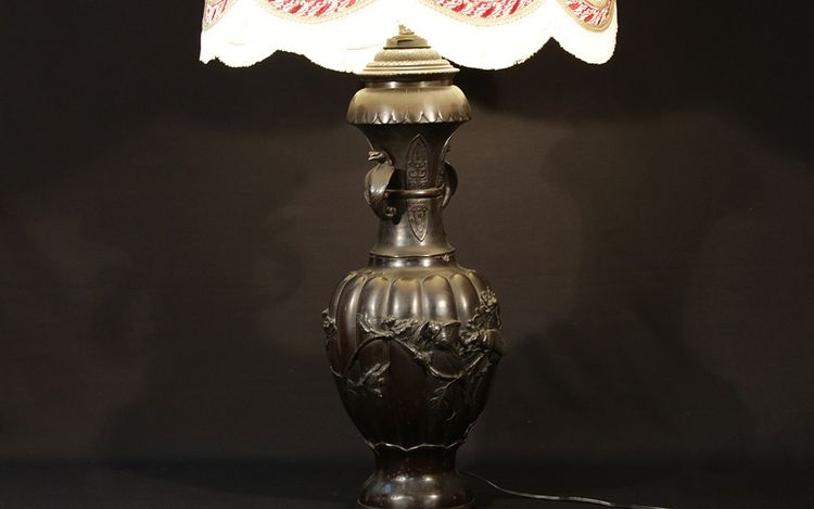 Große Chinesische Lampe Aus Bronze