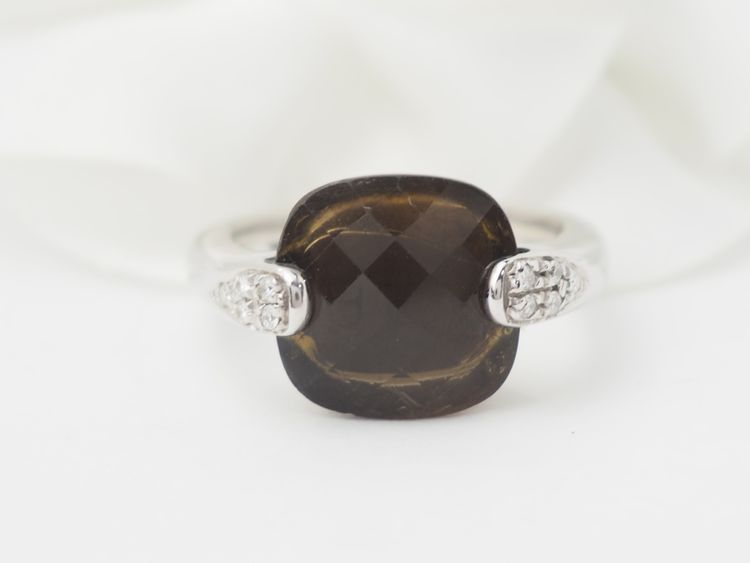 Bague en or blanc, quartz fumé et diamants 