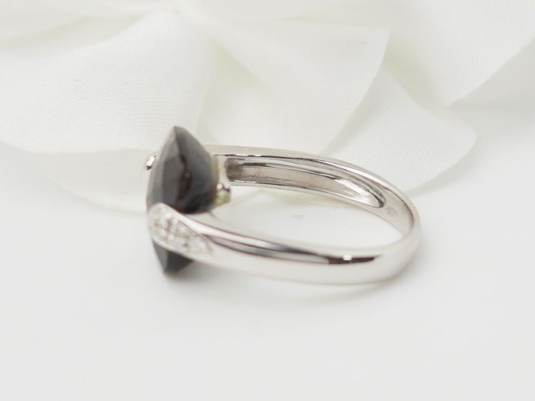 Bague en or blanc, quartz fumé et diamants 