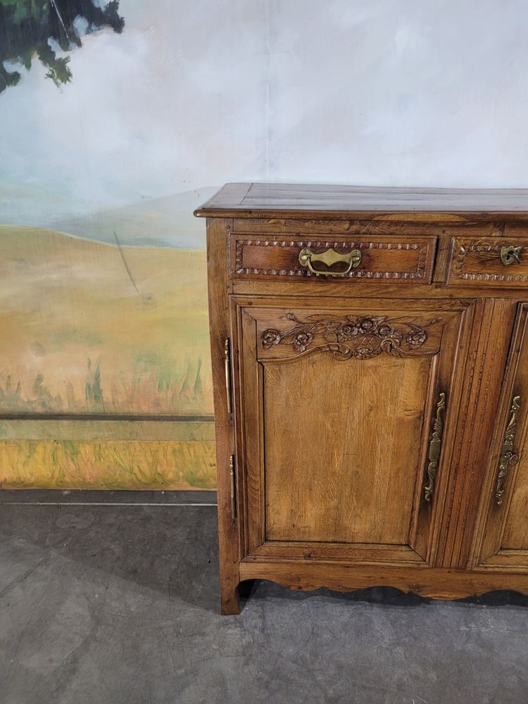 Niedriges Sideboard aus normannischer Eiche