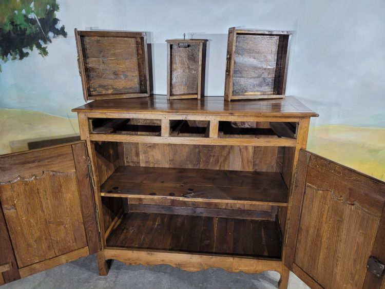 Niedriges Sideboard aus normannischer Eiche