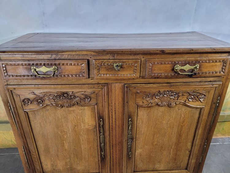 Niedriges Sideboard aus normannischer Eiche