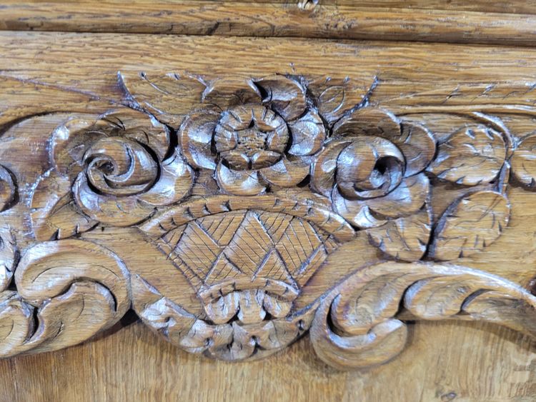 Niedriges Sideboard aus normannischer Eiche
