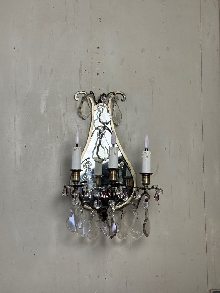 Paire D’appliques De Forme Lyre, Métal Argenté Et Cristaux Taillés Vers 1900
