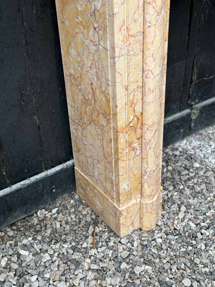 Cheminée De Style Louis XIV En Marbre Jaune Trets Vers 1880