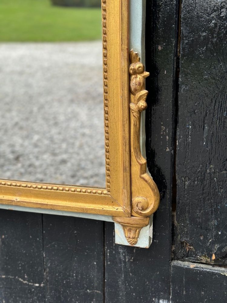 Grand Miroir Louis XVI En Bois Sculpté Et Doré, France, XVIIIème Siècle