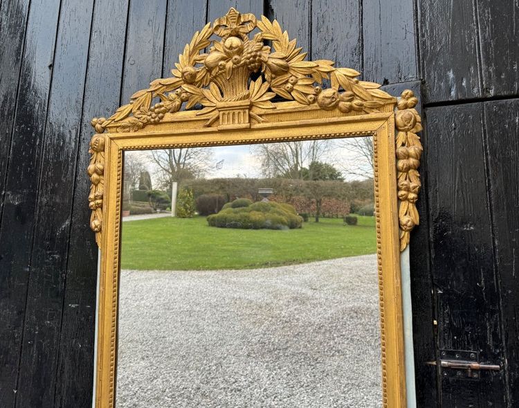 Grand Miroir Louis XVI En Bois Sculpté Et Doré, France, XVIIIème Siècle