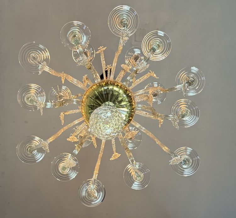 Liège chandelier in blown glass, two tiers of light arms, 18th century