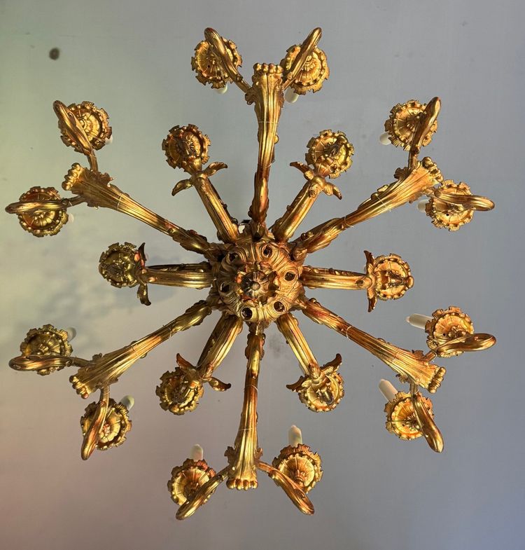 Lustre En Bois Sculpté Et Doré, 18 Bras De Lumière, Italie Vers 1880