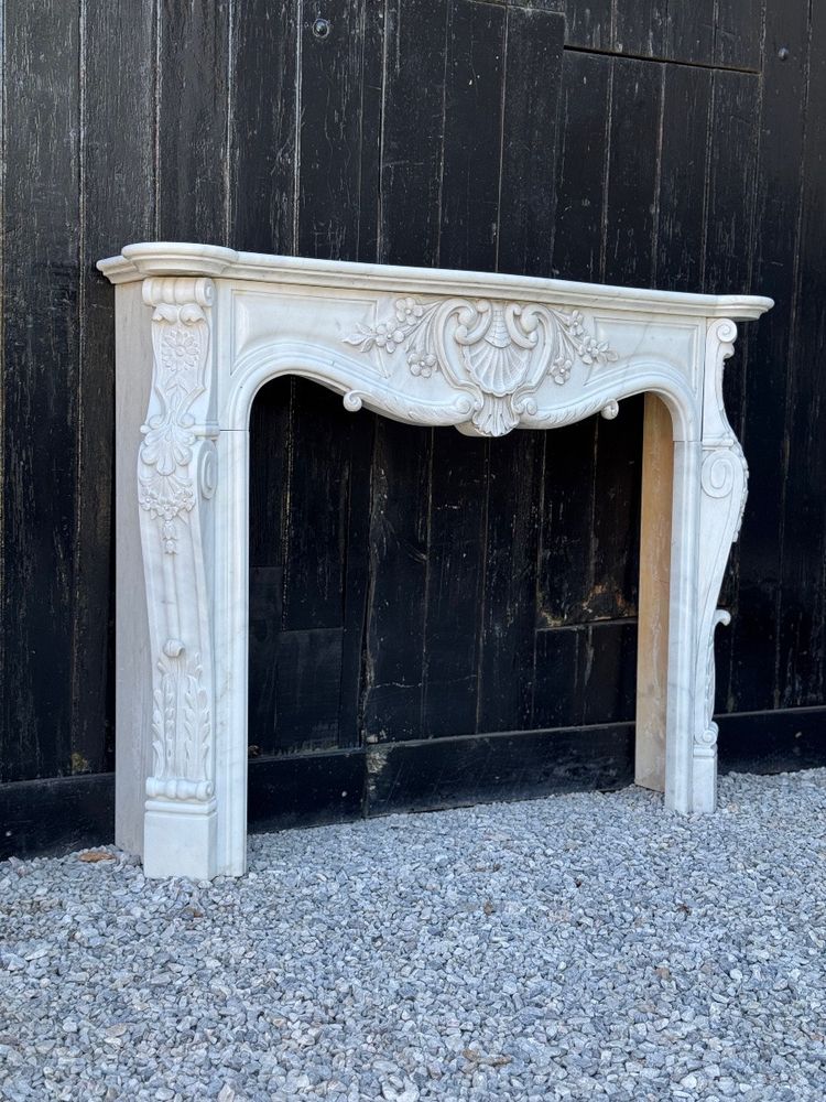 Cheminée De Style Louis XV En Marbre De Carrare Vers 1980