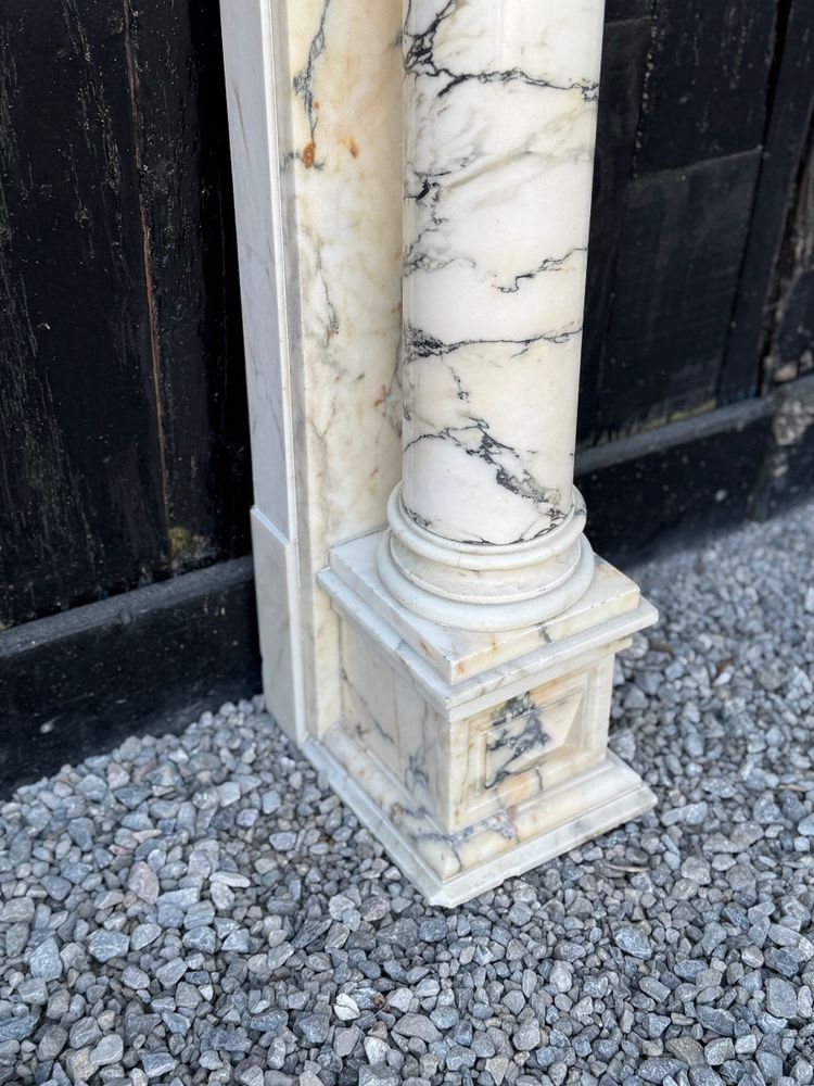Napoleon III fireplace in Paonazzo marble, cartouche in white sculptural marble, circa 1880