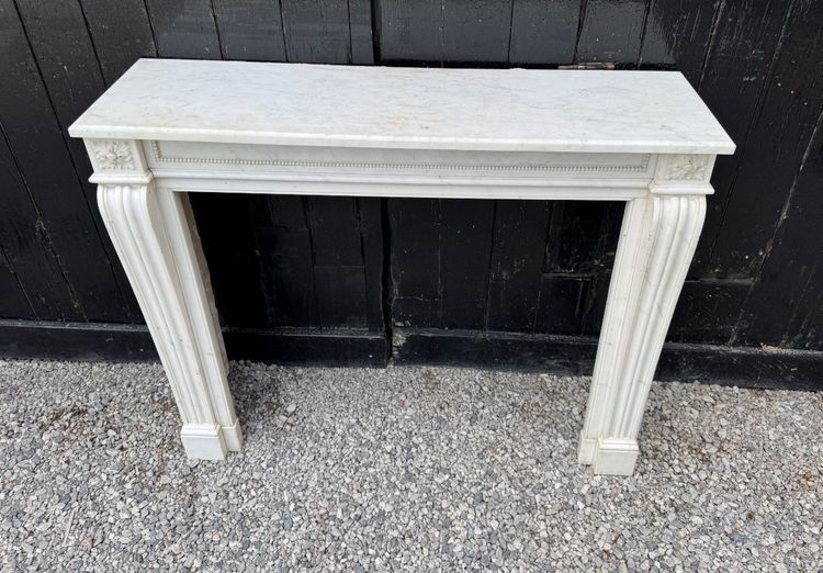 Kamin im Stil Ludwigs XVI. aus weißem Carrara-Marmor, um 1880