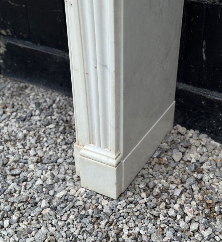 Kamin im Stil Ludwigs XVI. aus weißem Carrara-Marmor, um 1880