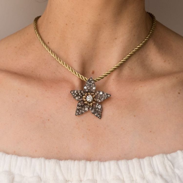 Pendentif Ancien Fleur Diamants