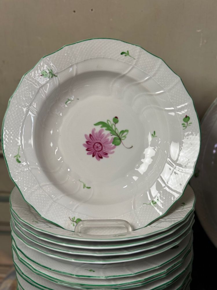 Large porcelain dinner service, Tertia pattern, Herend, early 20th century, approximately 200 pieces