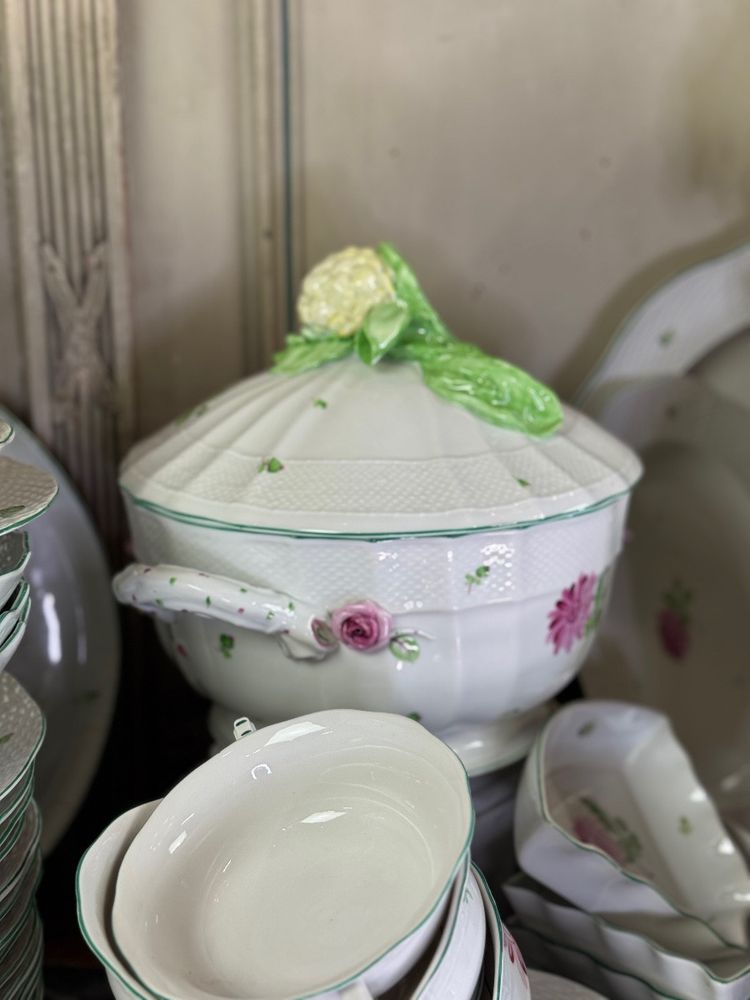 Large porcelain dinner service, Tertia pattern, Herend, early 20th century, approximately 200 pieces