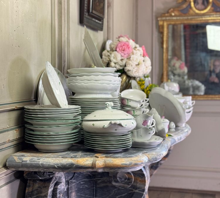 Large porcelain dinner service, Tertia pattern, Herend, early 20th century, approximately 200 pieces