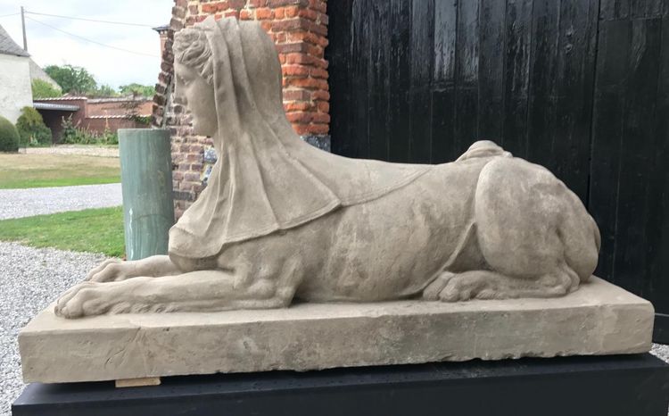 Skulptur aus Kunststein