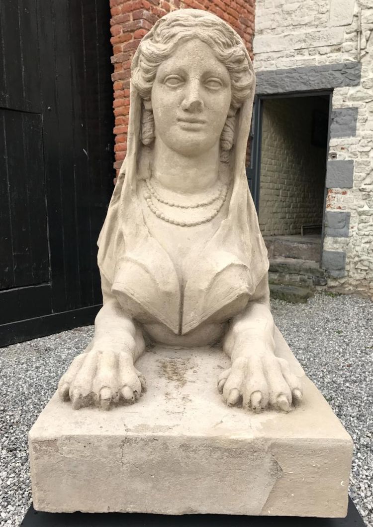 Skulptur aus Kunststein