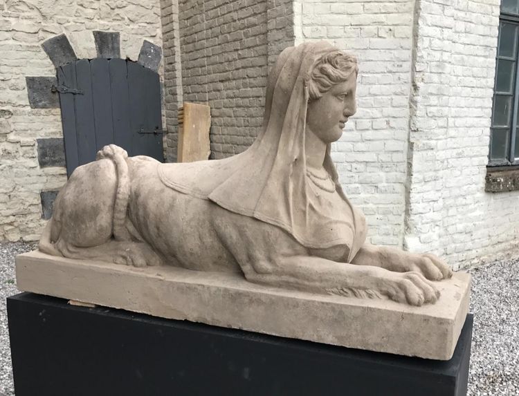Skulptur aus Kunststein