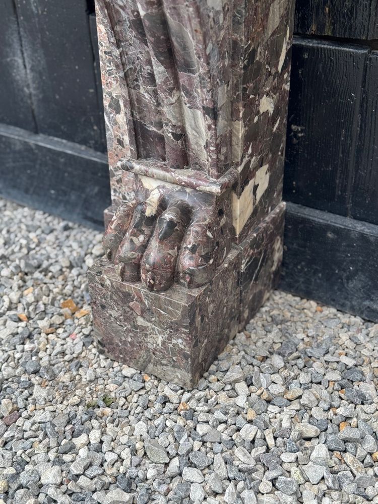 Kamin aus Waulsort-Marmor, gefertigt von Karl X., Anfang des 19. Jahrhunderts