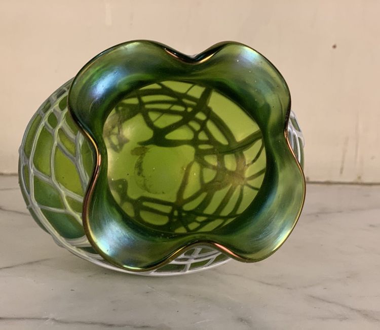 Ciotola o vaso in vetro colorato, Loetz o Palm Koenig