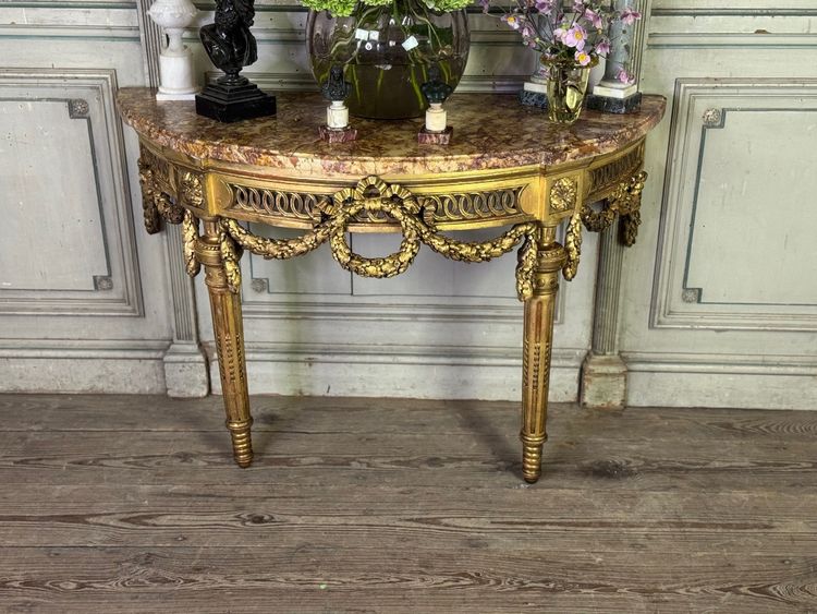 Console Louis XVI en bois sculpté et doré marbre brocatelle du Jura, XVIIIème siècle