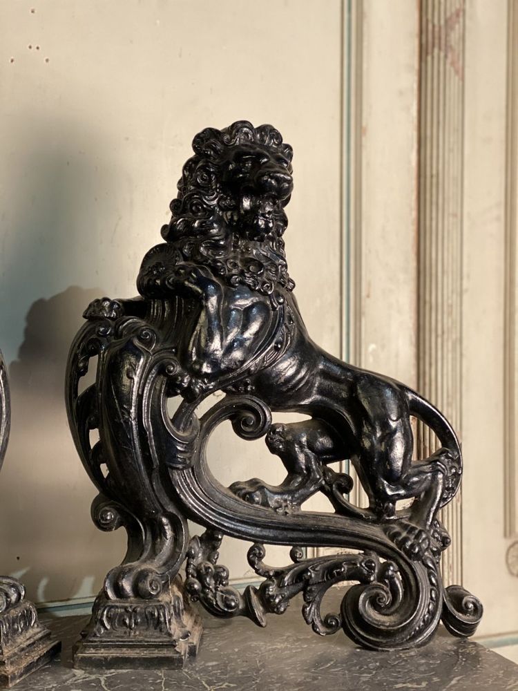 Paire De Chenets En Fonte