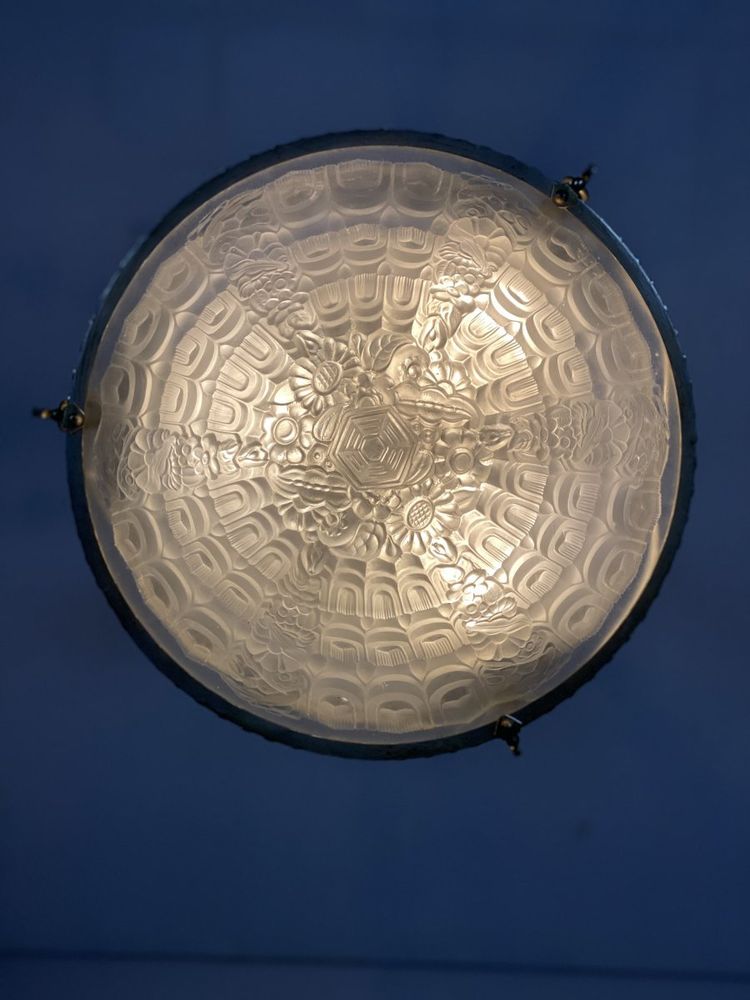 Lustre Art Deco En Verre Moulé Et Bronze Argenté