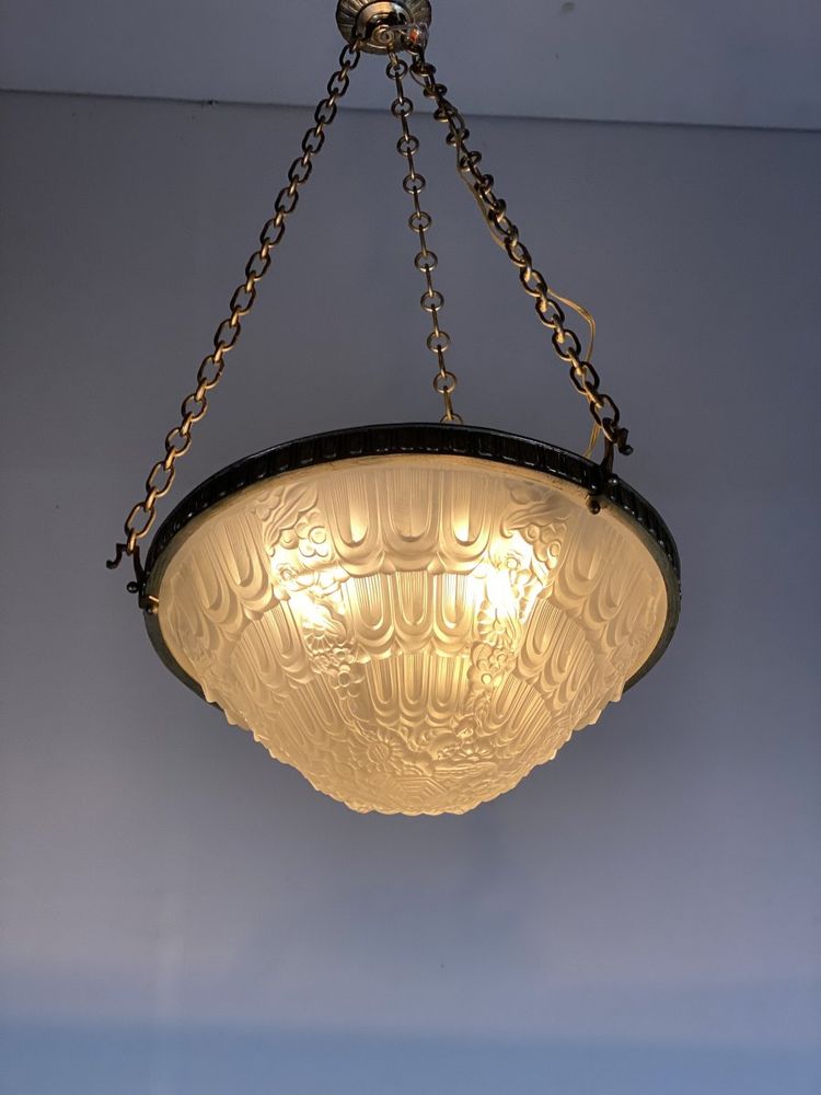 Lustre Art Deco En Verre Moulé Et Bronze Argenté
