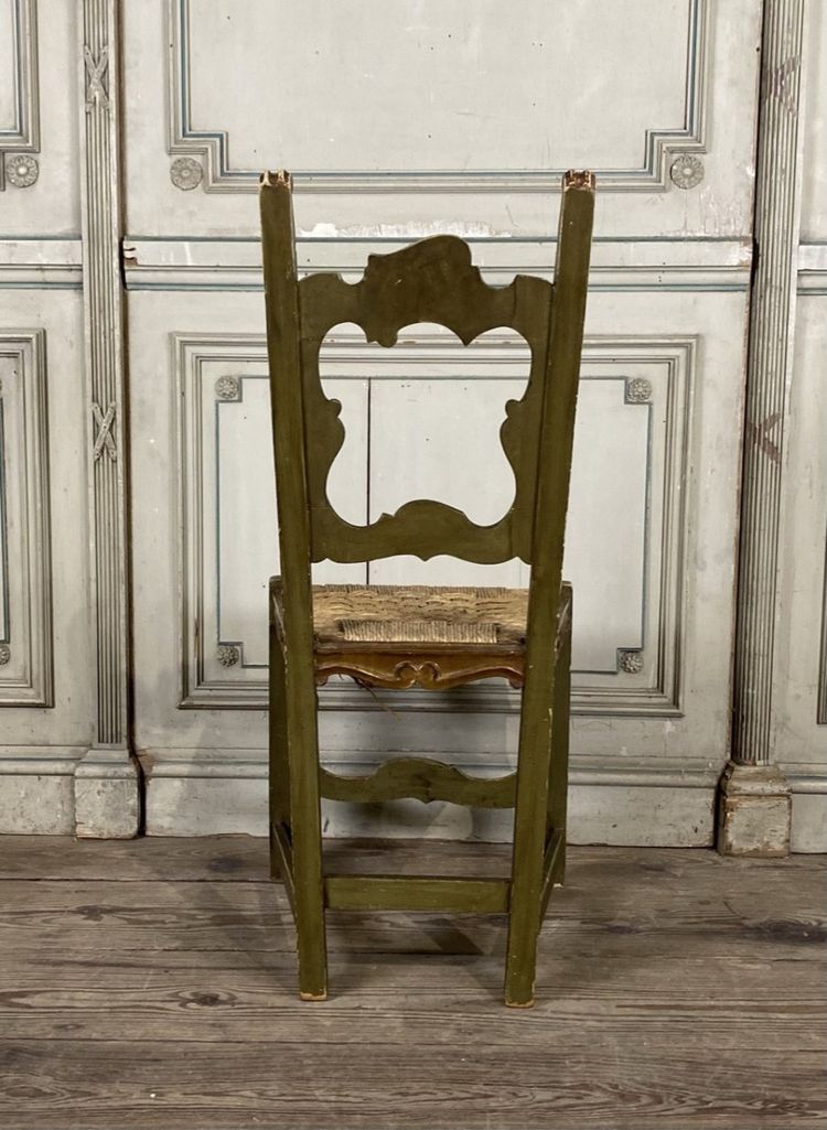 Suite De 12 Chaises En Bois Sculpté, Italie