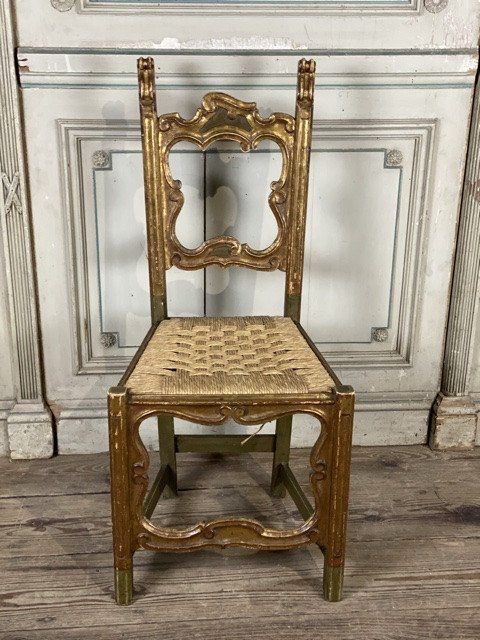 Suite De 12 Chaises En Bois Sculpté, Italie