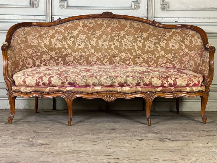 Louis XV Carved and Molded Beech Corbeille Back Bench, 18th Century