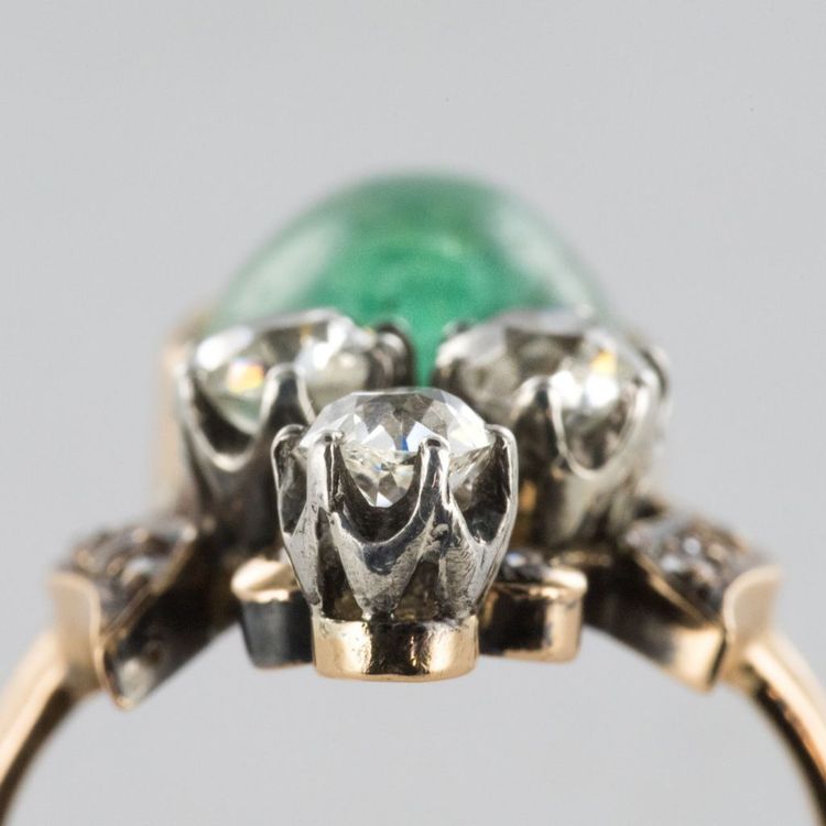 Ring Duchesse Smaragd Cabochon Et Diamants