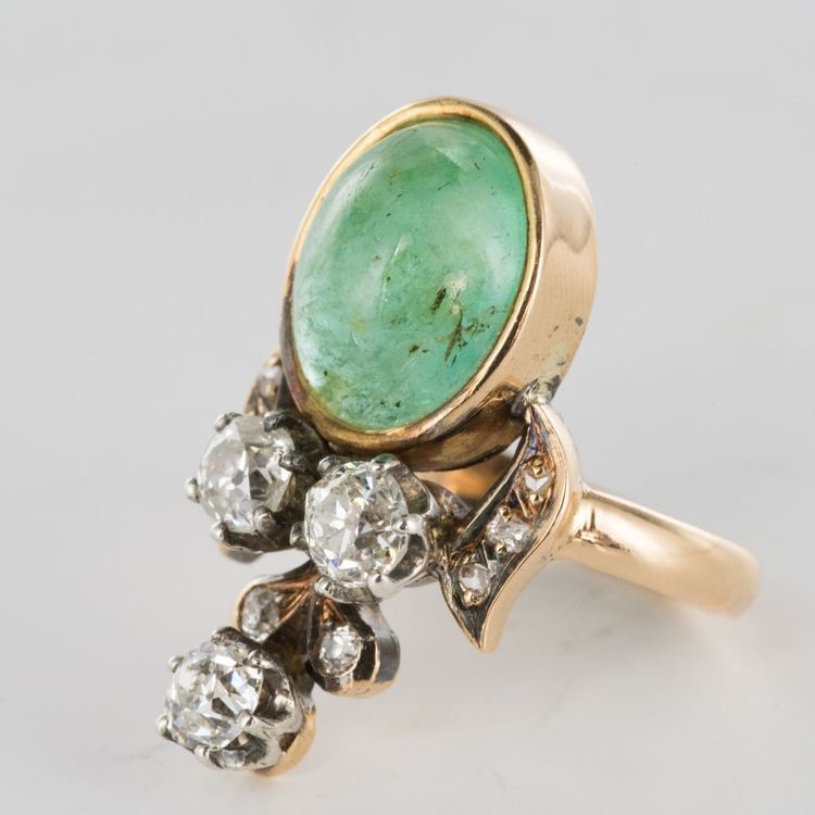 Ring Duchesse Smaragd Cabochon Et Diamants