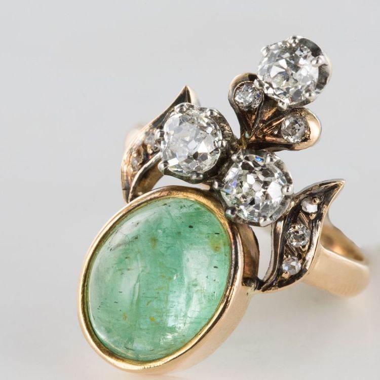Ring Duchesse Smaragd Cabochon Et Diamants
