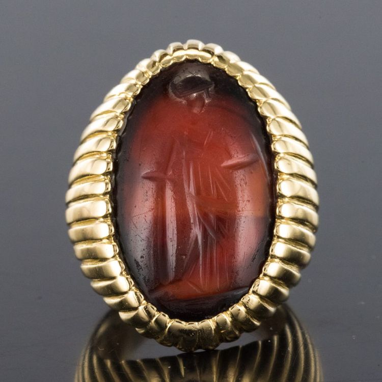 Ring Ritterin Godronnée Intaille