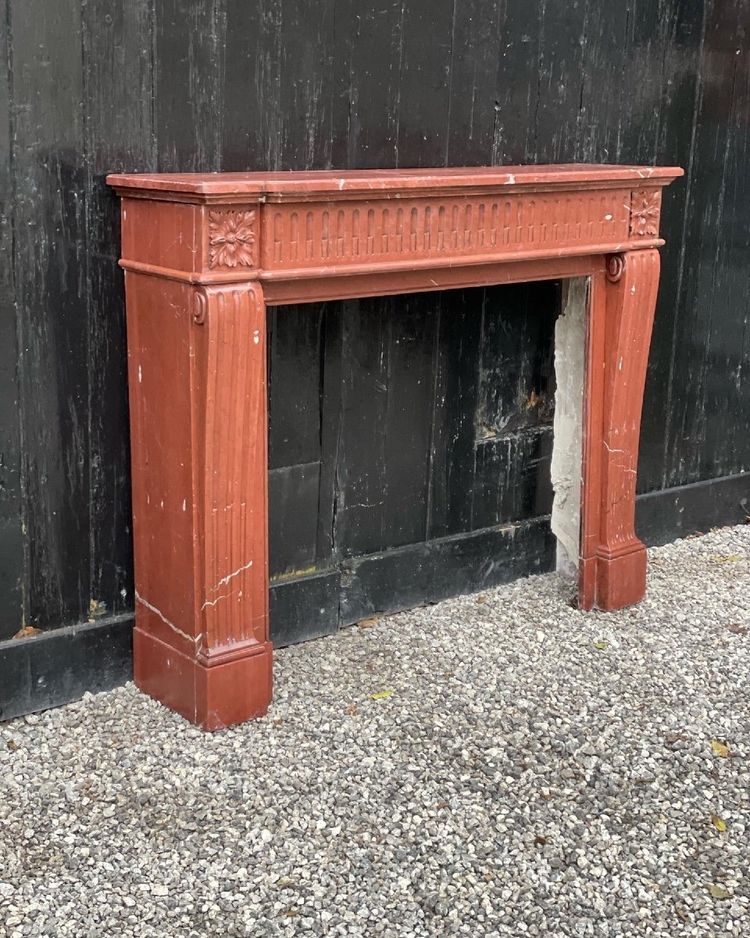 Antiker Kamin aus rotem Marmor im Louis XVI-Stil, Frankreich, ca. 1880