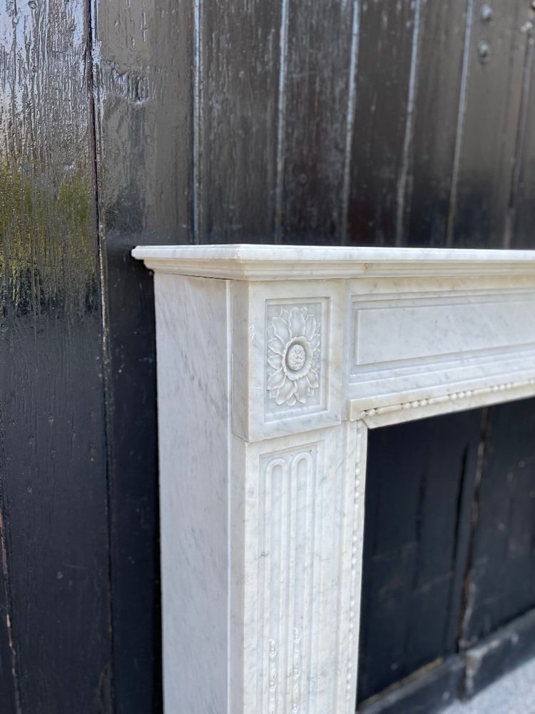 Kamin Louis XVI Aus Carrara-Marmor