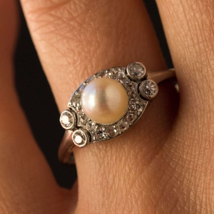 Anello Art Déco con diamante e perle coltivate