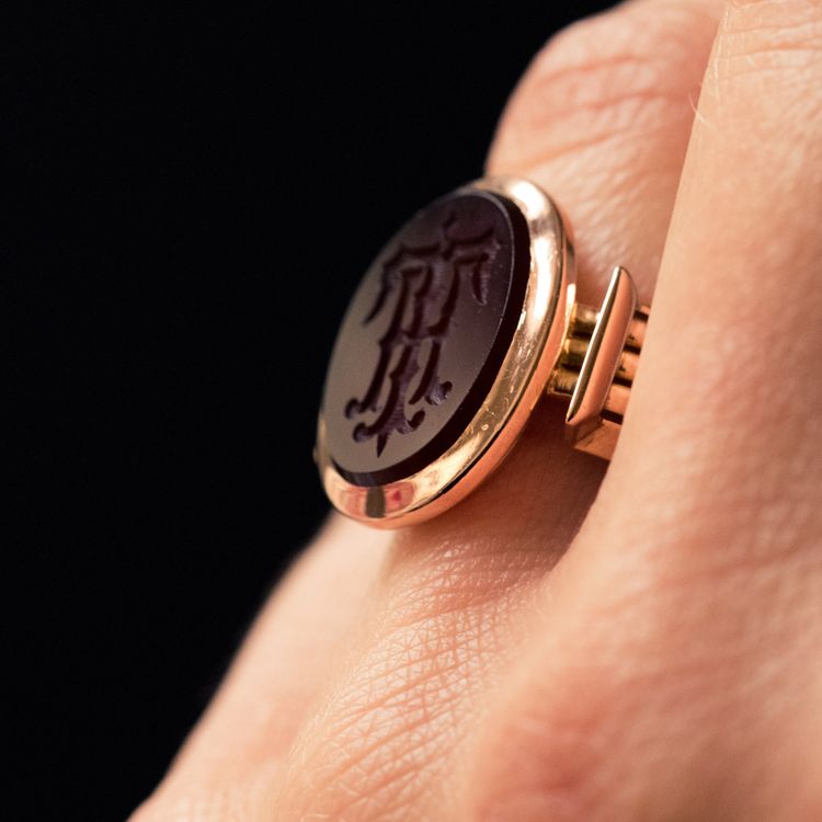 Bague Chevalière Or Et Intaille Sur Cornaline