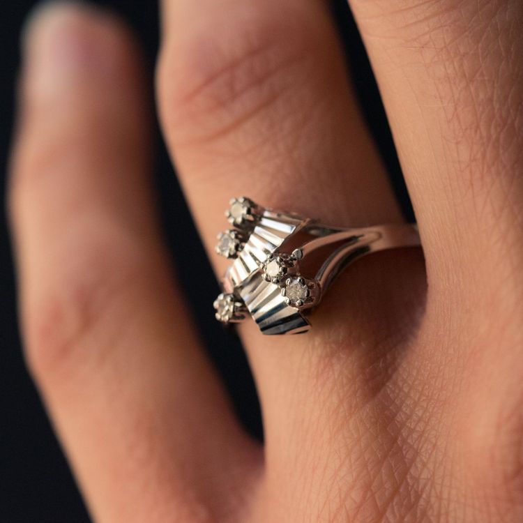 Vintage White Gold Diamonds Ring