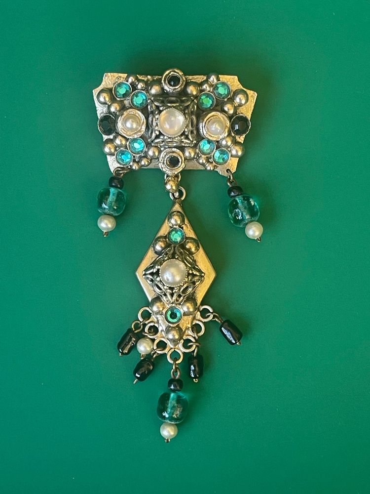 HENRY PERICHON (1910-1970). Schöne Brosche mit barocker Inspiration .