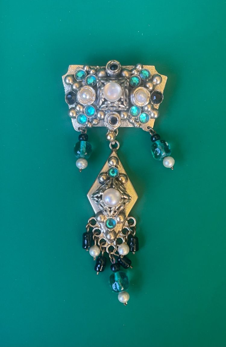 HENRY PERICHON (1910-1970). Schöne Brosche mit barocker Inspiration .