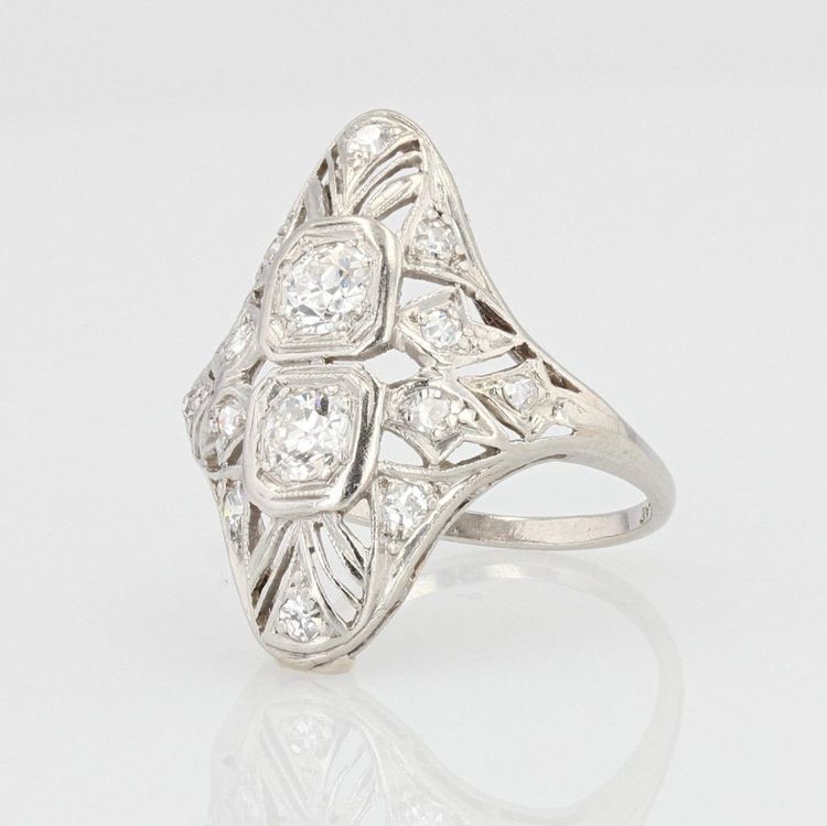 Anello con diamante Art Déco traforato