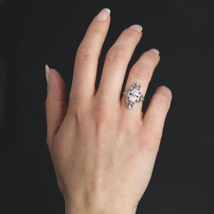 Anello con diamante Art Déco traforato