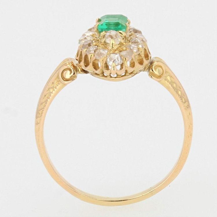 Ring Ancienne Marquise émeraude Diamants