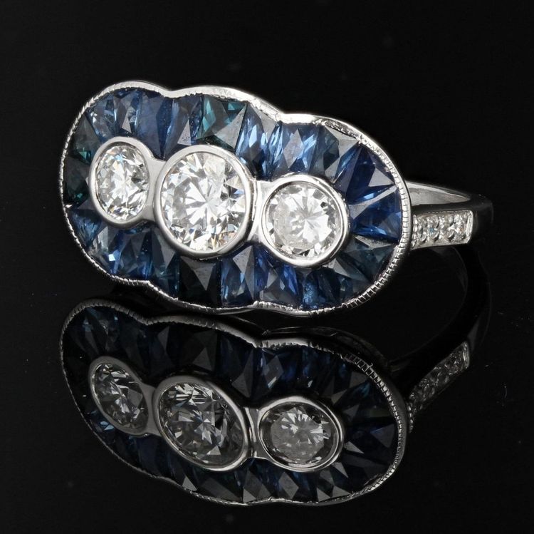 Bague Style Art Déco Saphirs Calibrés Et Diamants
