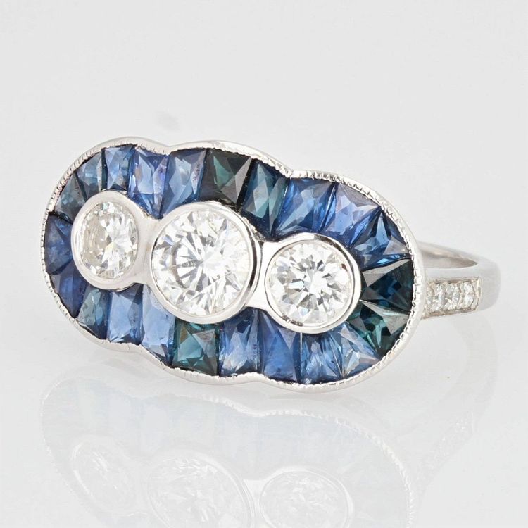 Bague Style Art Déco Saphirs Calibrés Et Diamants